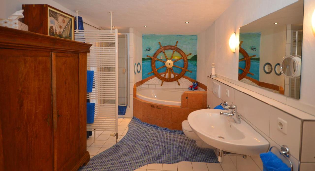 Ferienwohnung Traumschiff Erzingen Exterior foto